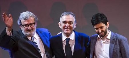 (S-D) Michele Emiliano, Enrico Rossi e Roberto Speranza durante la presentazione del manifesto "Idee e proposte per cambiare l'Italia, la sinistra, il Partito Democratico" al Teatro Vittoria, Roma, 18 febbraio 2017. ANSA/ANGELO CARCONI